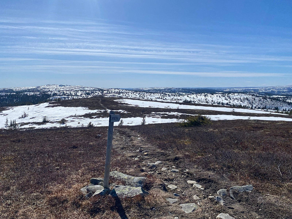 Innover fjellet fra Hærfjellet.