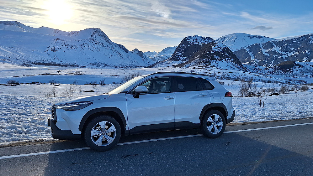 I splitter ny bil på vei hjem over Valdresflya.