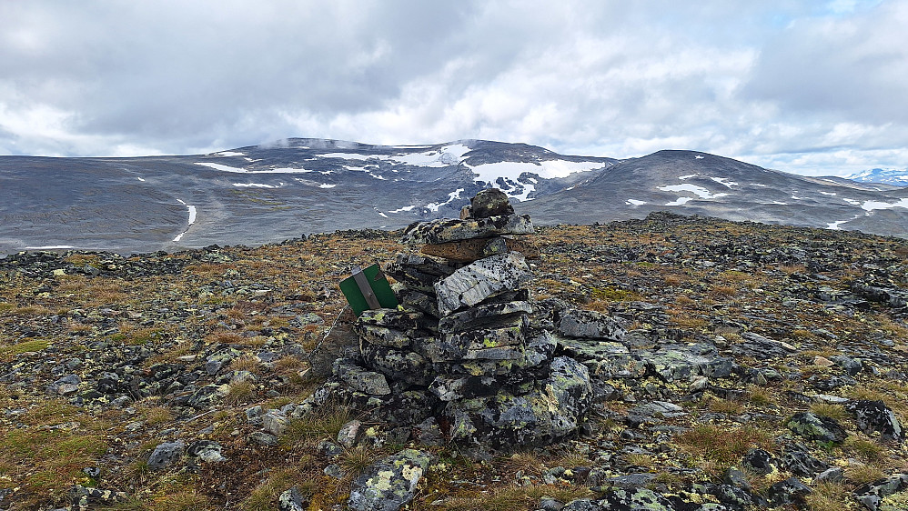 Kvitingskjølen bak.