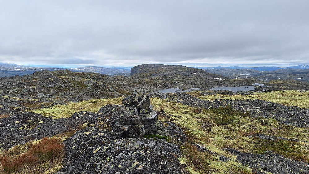 Graveskarnosi mot Knipen.