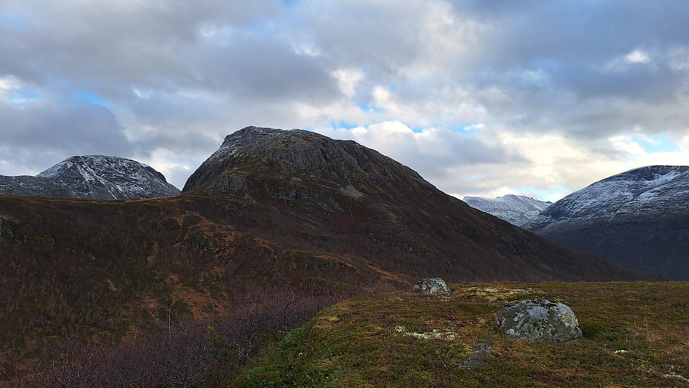Fra Fjellhaugen mot Børsetkjerringa. 