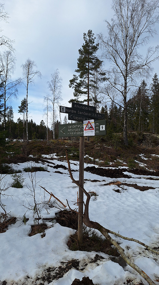 Stistart med advarsel om hogst.