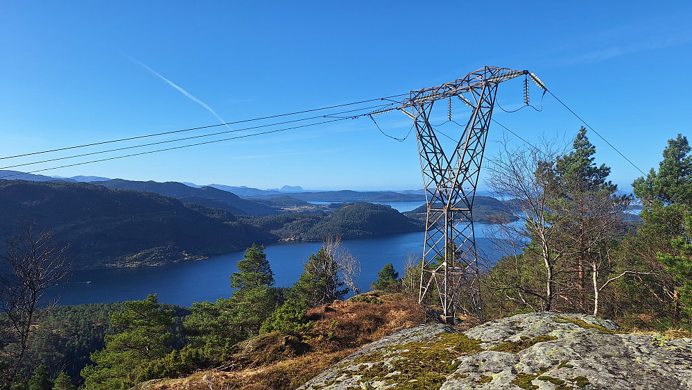Flott utsikt fra Nykken og vestover. 