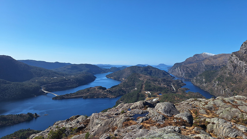 Holten og Nykken midt i bildet. 