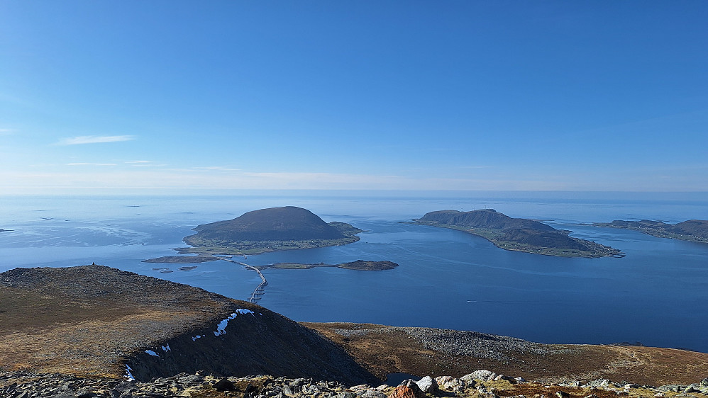 Lepsøybrua og Lepsøy.
