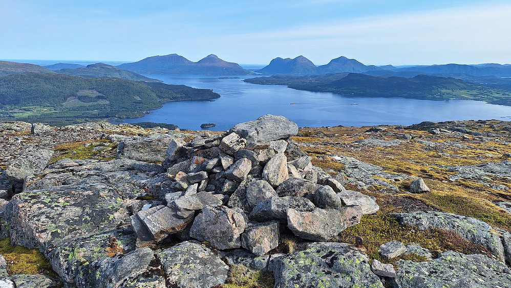 Fløystadfjellet høyeste punkt mot Stabblandet. 