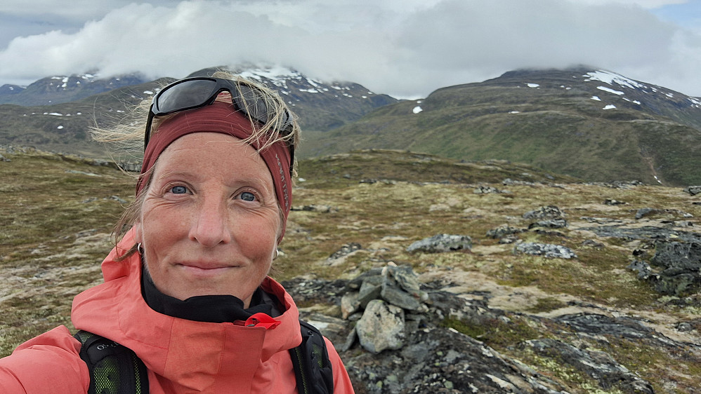 Skyene kom fort og kamuflerte Saufjellet og Hjelmen. 