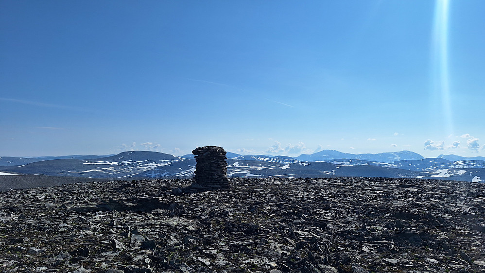 Mot Snøhetta. 