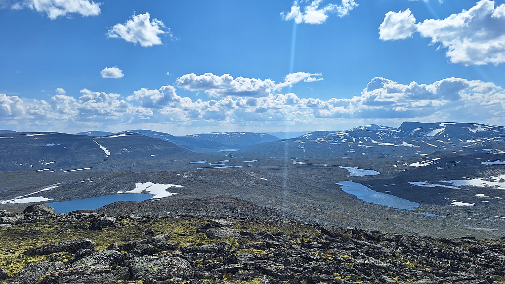 Ruta innover fra Skamsdalen. Lesjøen lengst bak.
