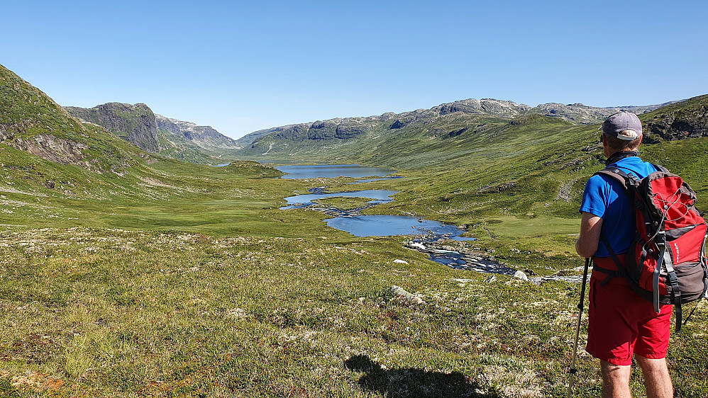 Utsikt nordover mot Fødalsvatnet og Fødalen.