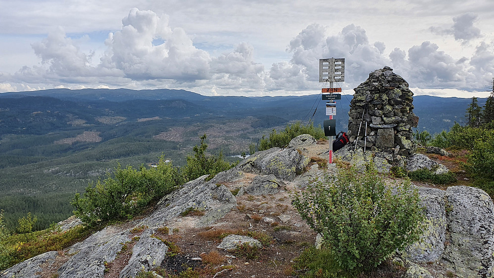 Utsikt østover fra Veikulnatten (1037).