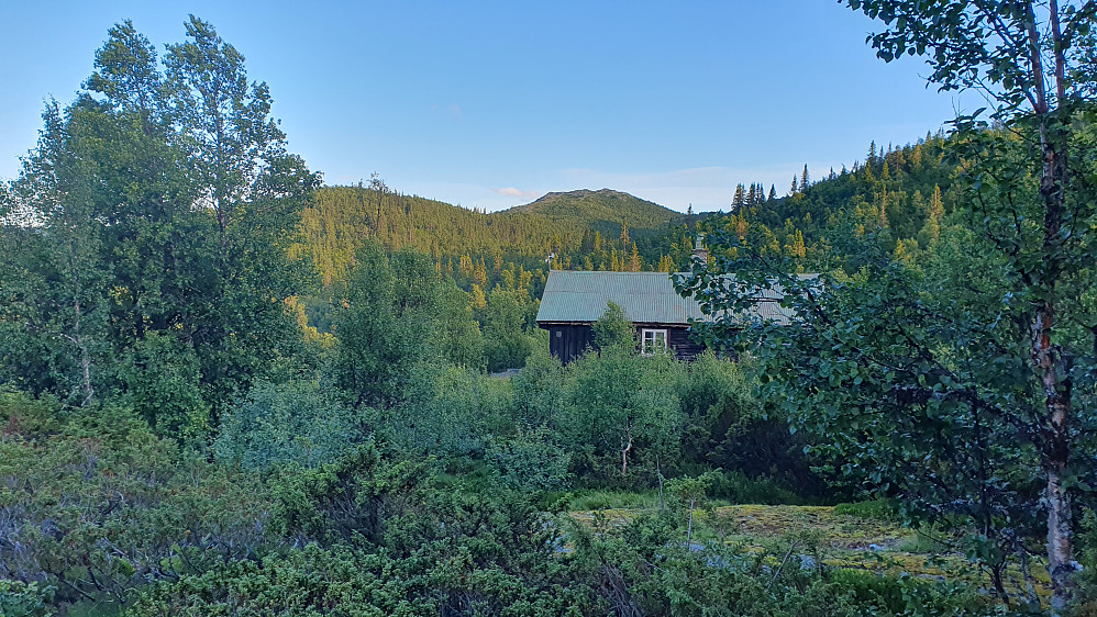 Grønlundliseter. Toppen i bakgrunnen midt i bildet, er Bjørstølfjellet (1136).