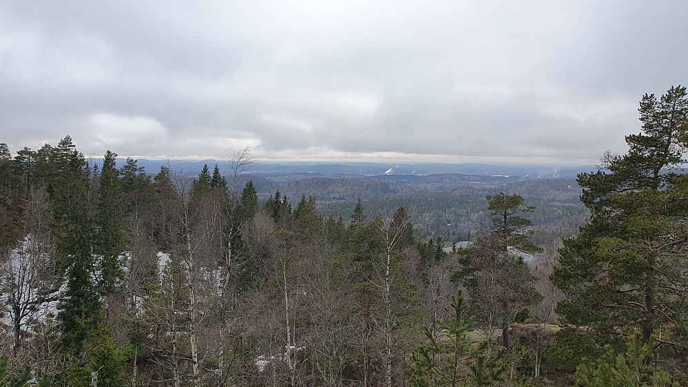 Utsikt i vestlig retning fra Storeberg. Jeg står noen meter sørvest for selve toppen.