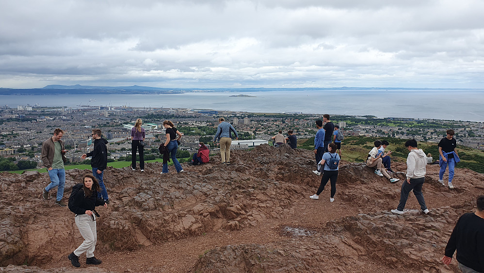 Utsikt nordover fra toppen av Arthur's Seat (251).