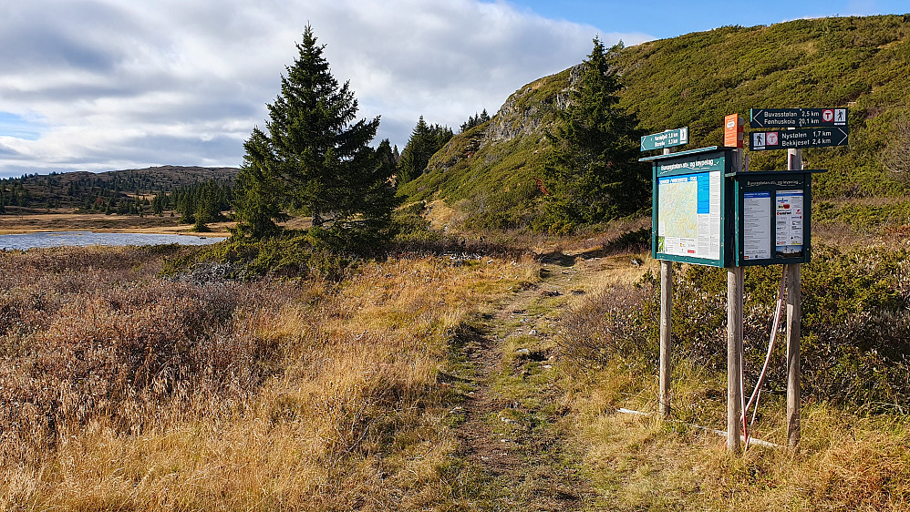 Et godt tilrettelagt turområde. I dette krysset like ved Valdreslie, var det bra med info og skilting.