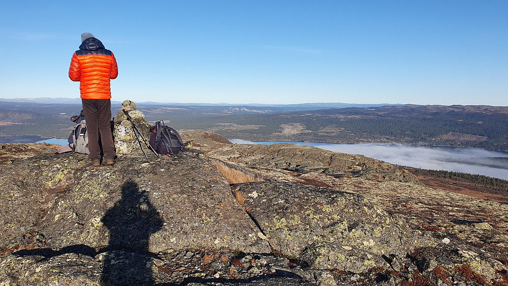 På toppen av Nutenutan N2 (1256). Utsikt mot nord/nordøst.
