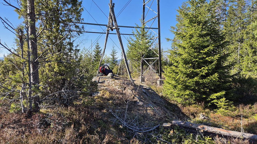 En høyspentmast var plantet kun få meter unna toppunktet på Smedsvalåsen (326).