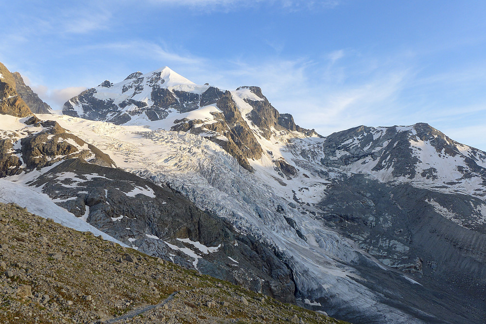 View across the Tschierva glacier from the hut