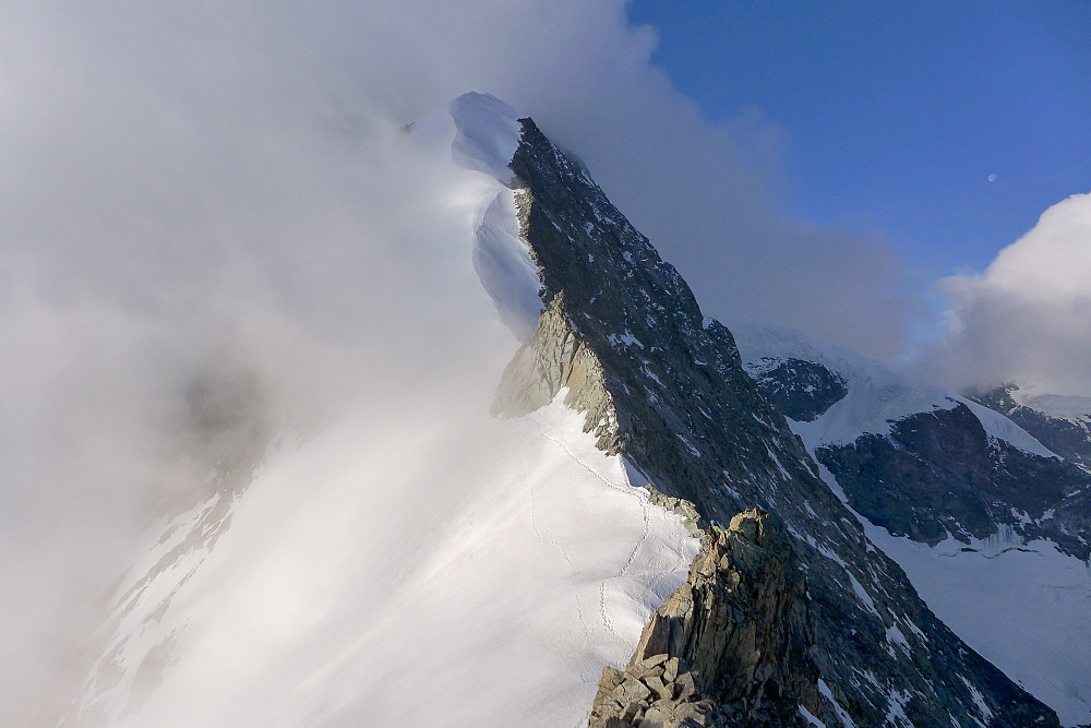 A rare glimpse of the Biancograt in its entirety before it got engulfed by the fog again!