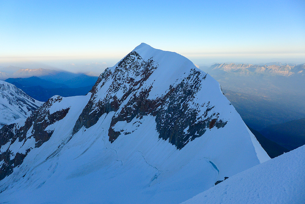 View of the Aiguille de Bionnassay from the Pitons des Italiens. The East ridge is the elegant knife-edge ridge on the right side of the summit.