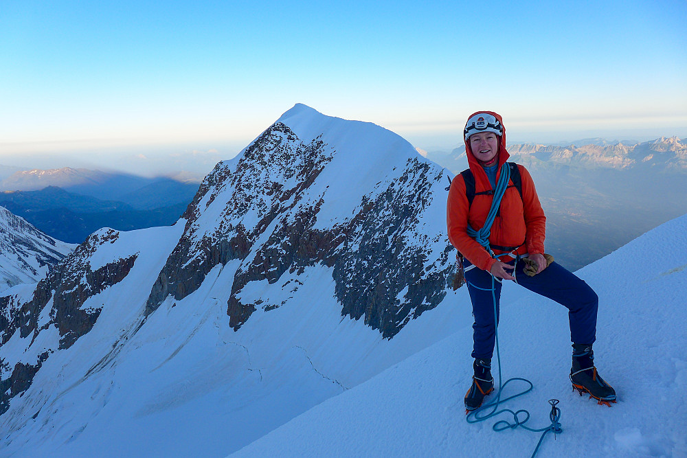 Tamsin with the Aiguille de Bionnassay behind