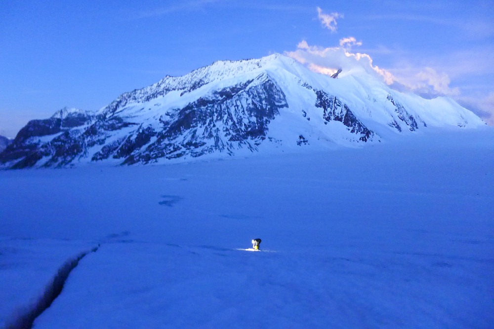 On the way up the Ewigschneefeld at dawn