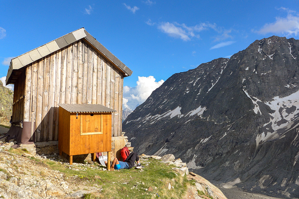 The Oberaletsch hut winter room