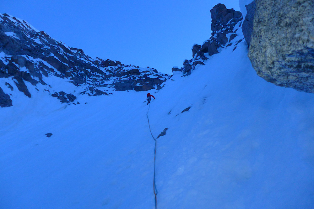 Dawn in the upper part of the couloir