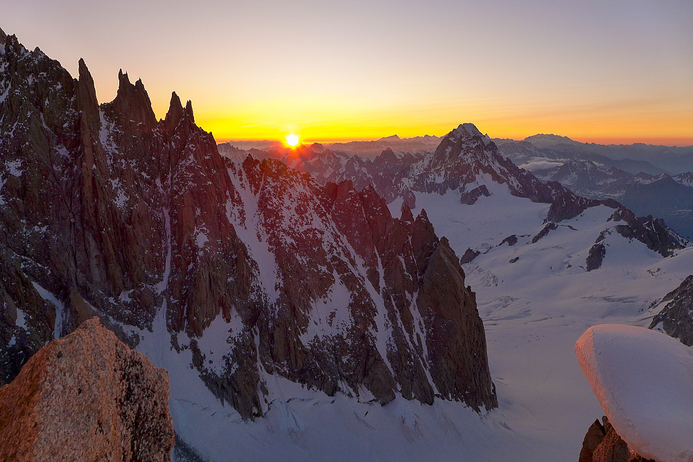 The Diable Ridge (left) and Grandes Jorasses (middle/right) at sunrise
