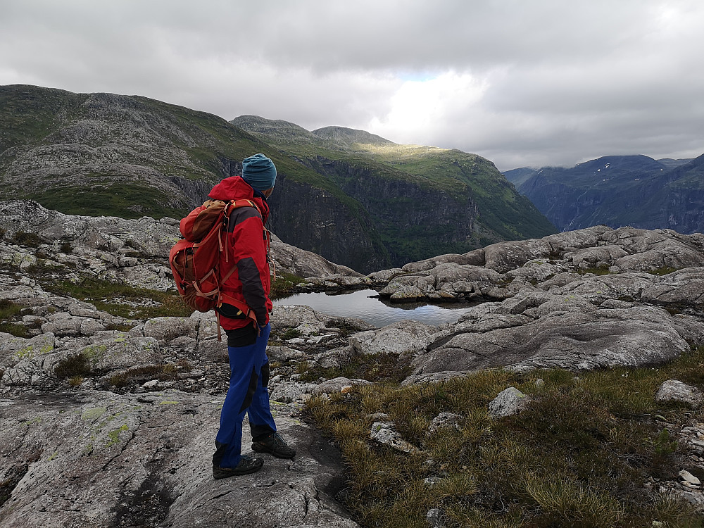 Fint terreng fra skaret mot Jordalsnuten