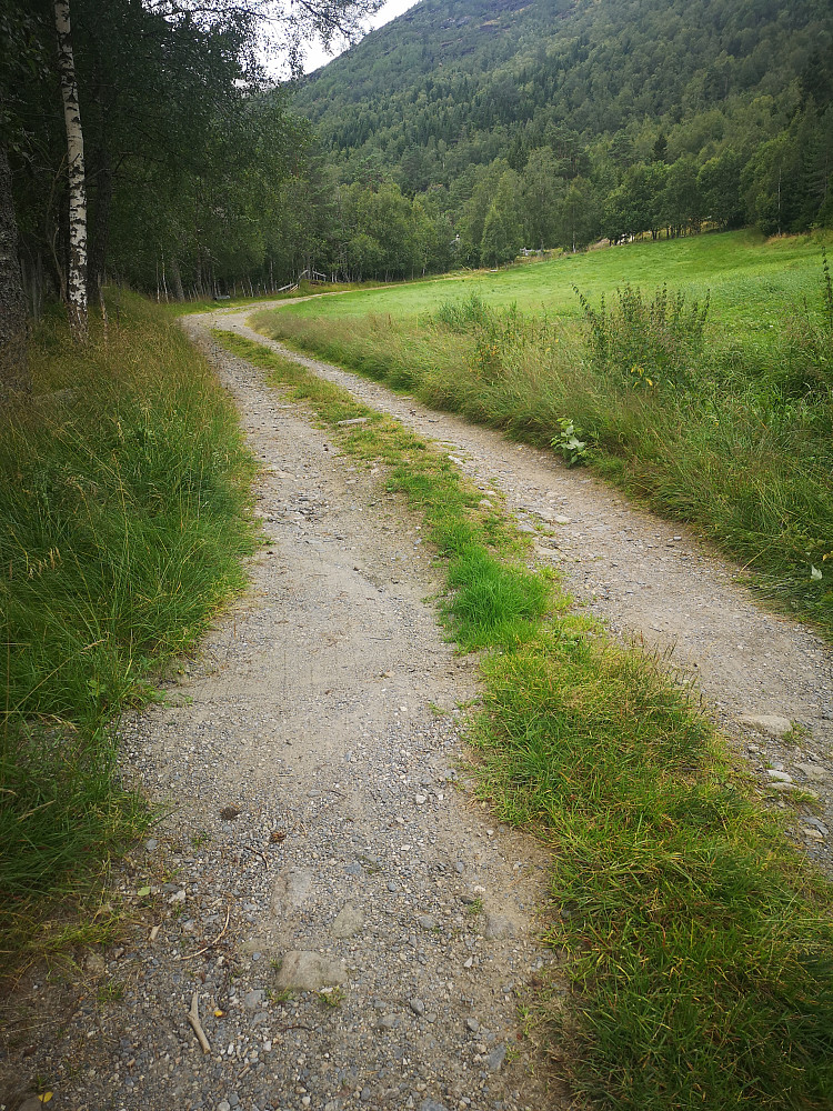 Siste delen av veien var ikke god, iallfall ikke med bobilen