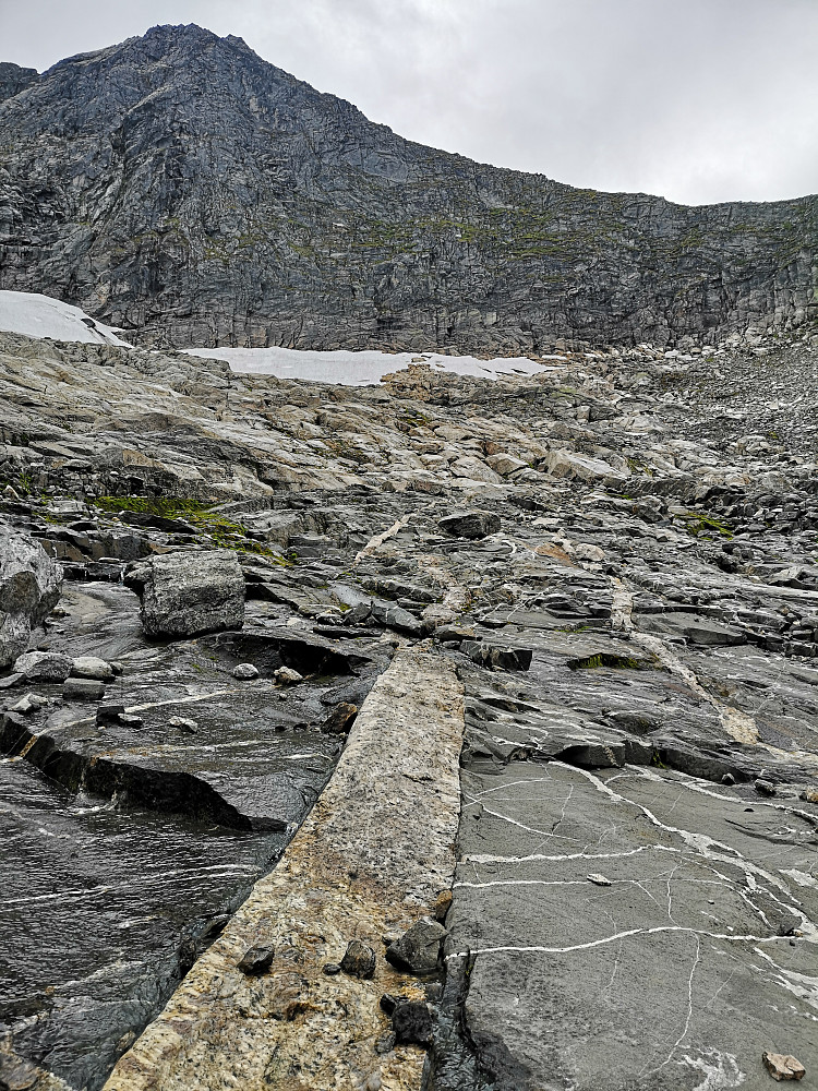 Artige mønster i fjellet