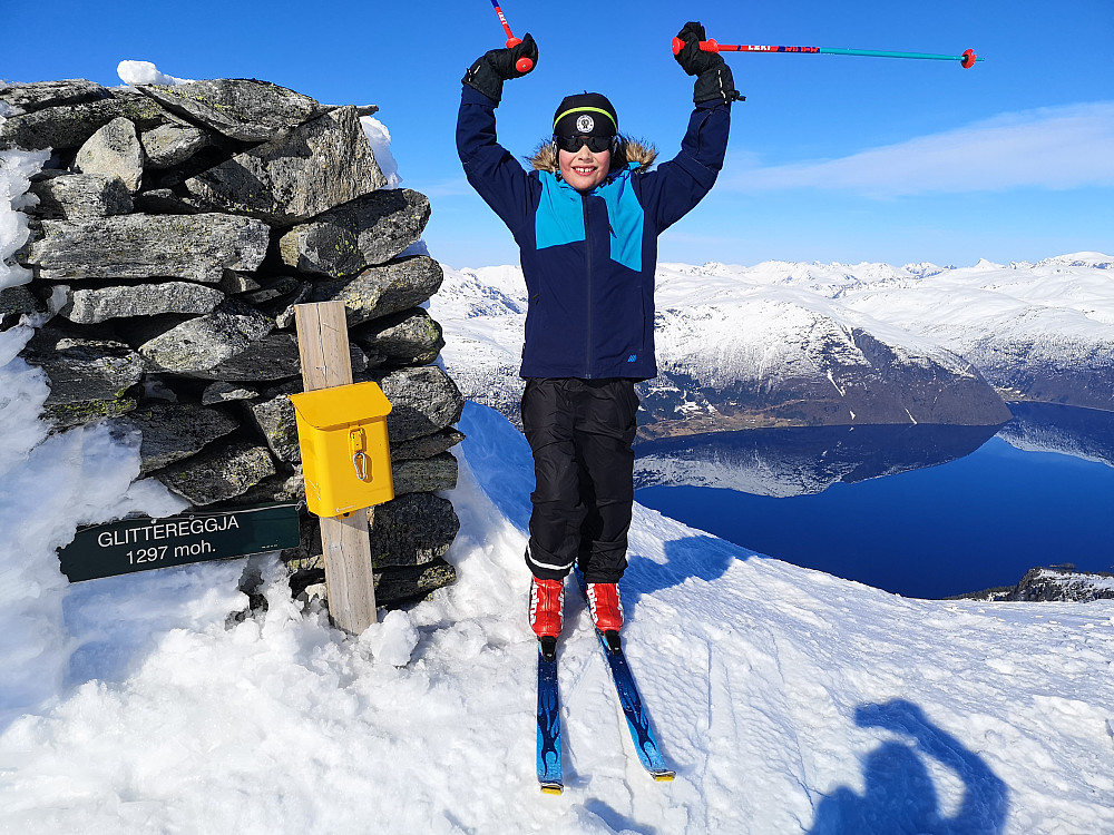 Vindfullt og vanskelig å holde seg på beina