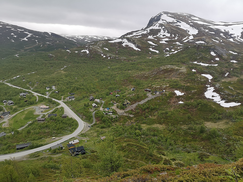 På vei oppover mot Stølsnøse på bratt og fin sti
