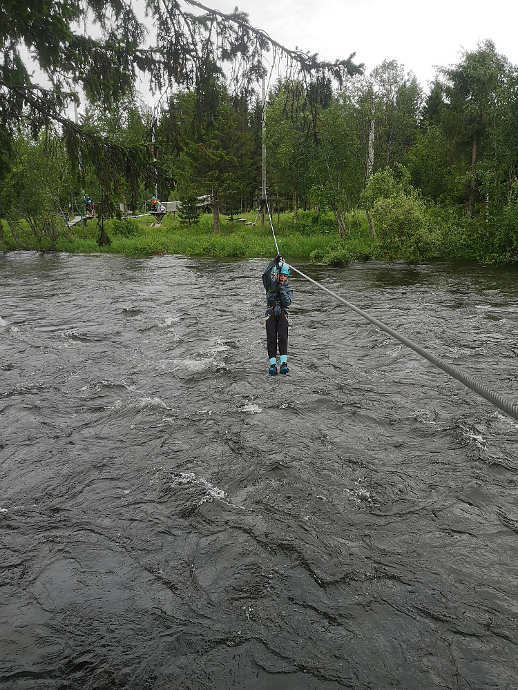 Klatreparken med zipline over Hemsila