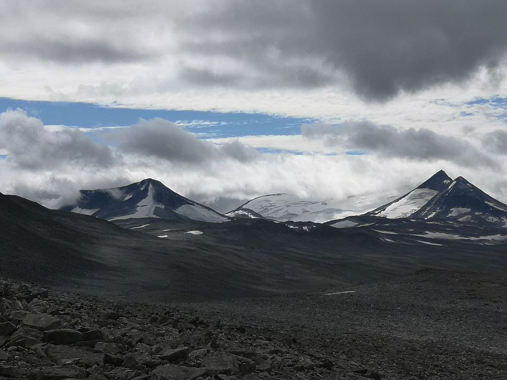 Tundradalskyrkja og Tverrådalskyrkja 
