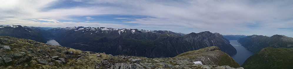Furneshornet og utsikt ut Synnulvsfjorden