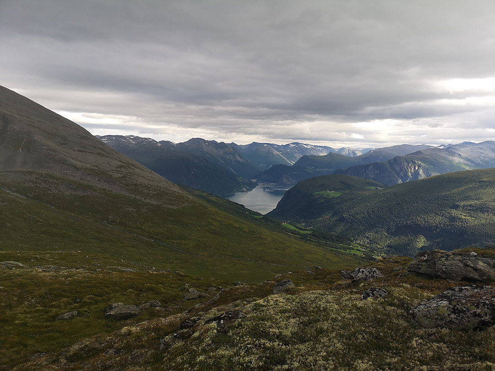 Utsikt mot Norddalsfjorden og Valldal