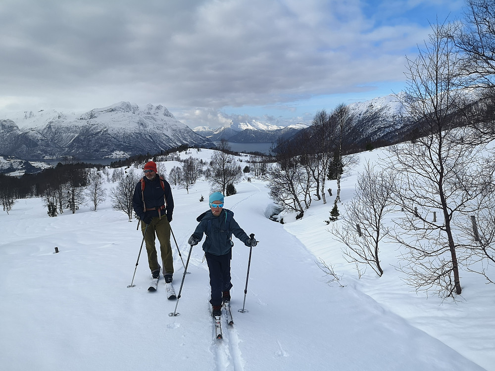 Oppover Lotsbergdalen