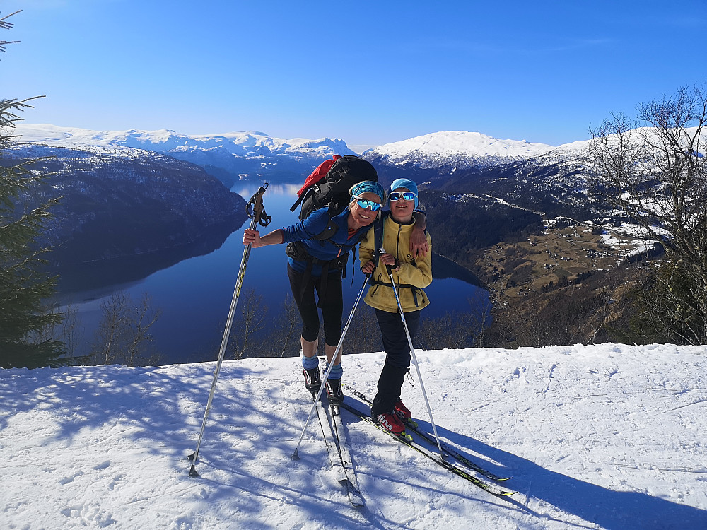 Nosakleiva og utsikt utover mot blant annet Svartegga, vår nærtopp!