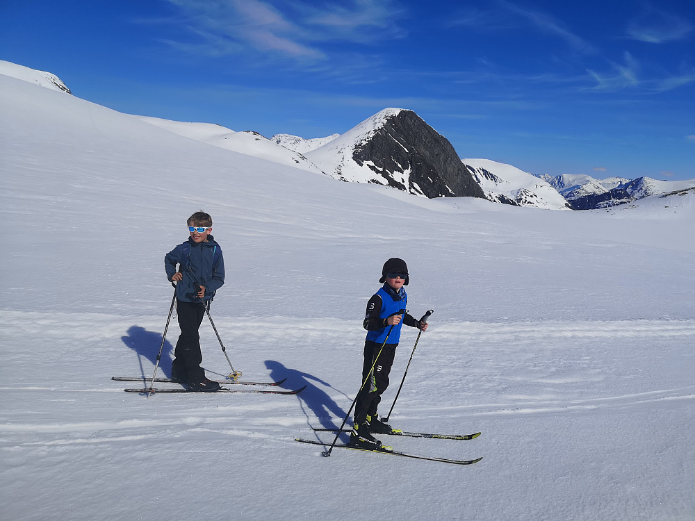 Vinjar og Sam med Liste-toren bak