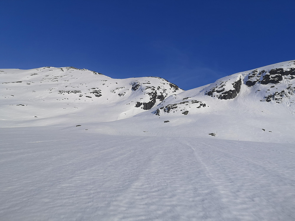 Mot Gjørva og Lotsbergdalen 