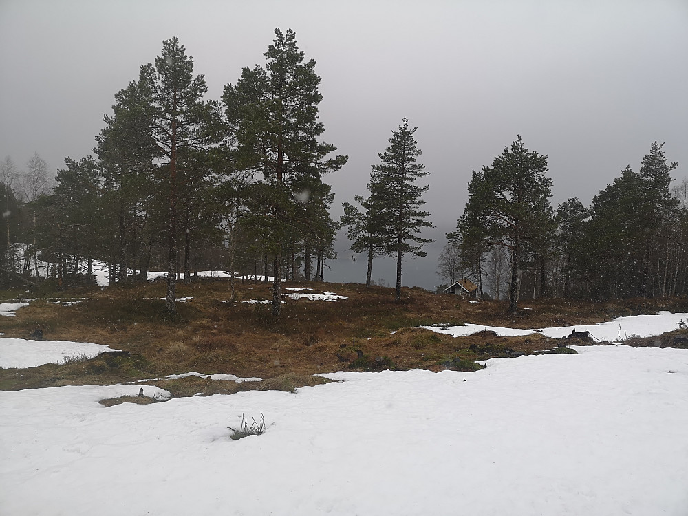 Lotsbergstøylen og snø i lufta 
