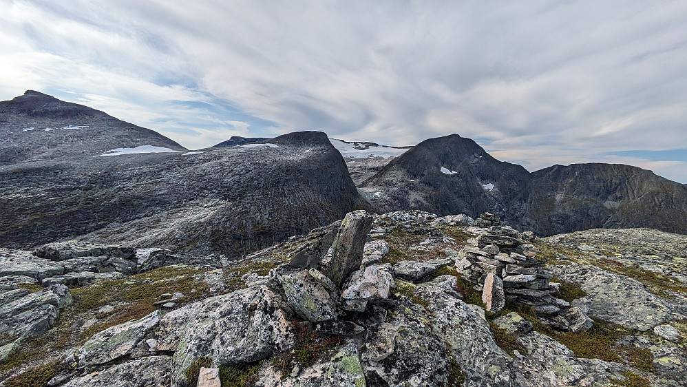 Søraustre Småholtinden