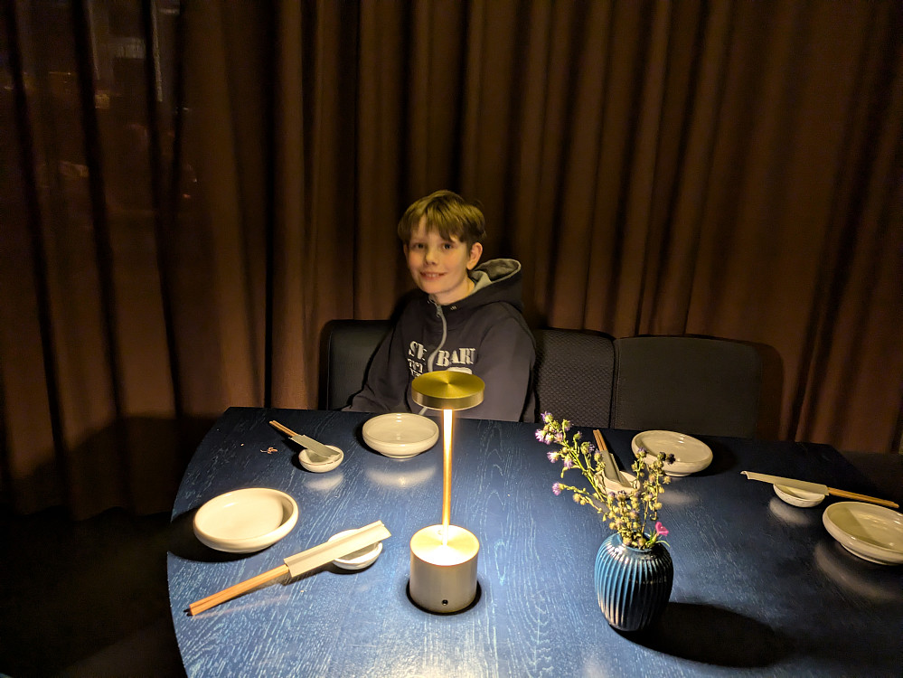 På Sticks and sushi på Tivoli hotell , København 