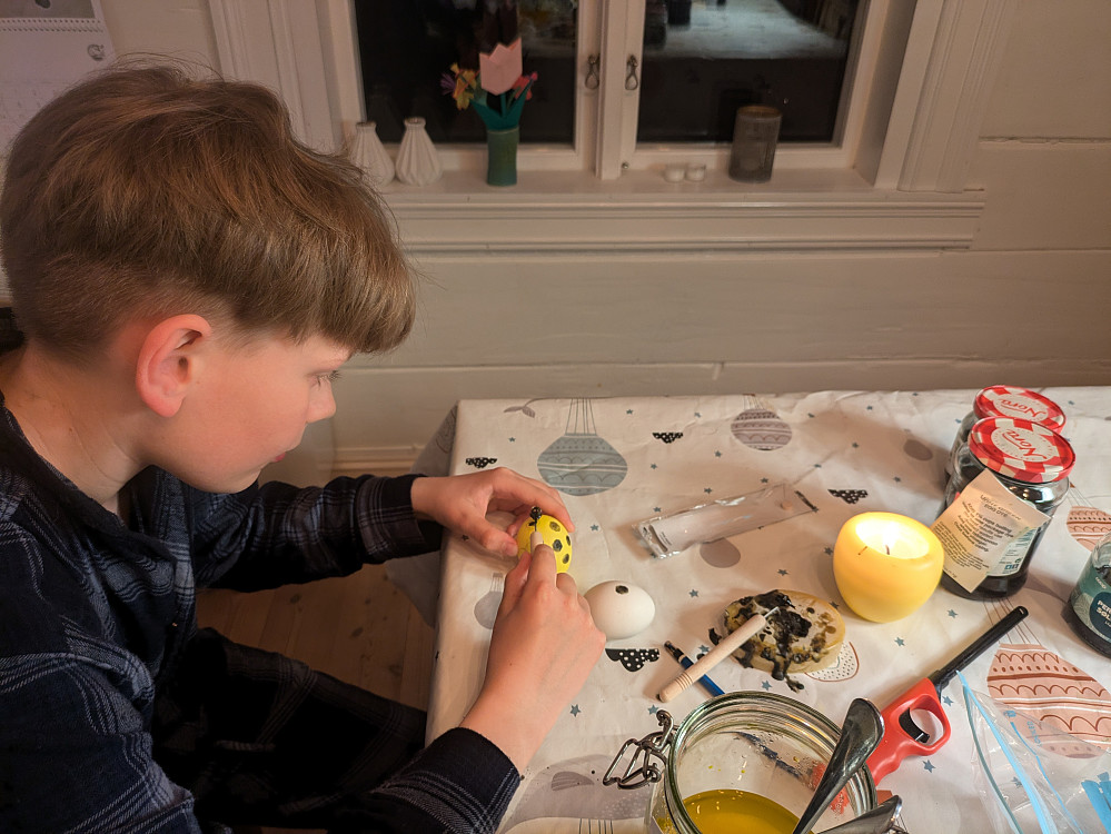 Vinjar in the making av Ukrainske påskeegg (pysanka) , en tradisjon vi har hatt hjemme siden jeg var liten, veldig kjekt !!!