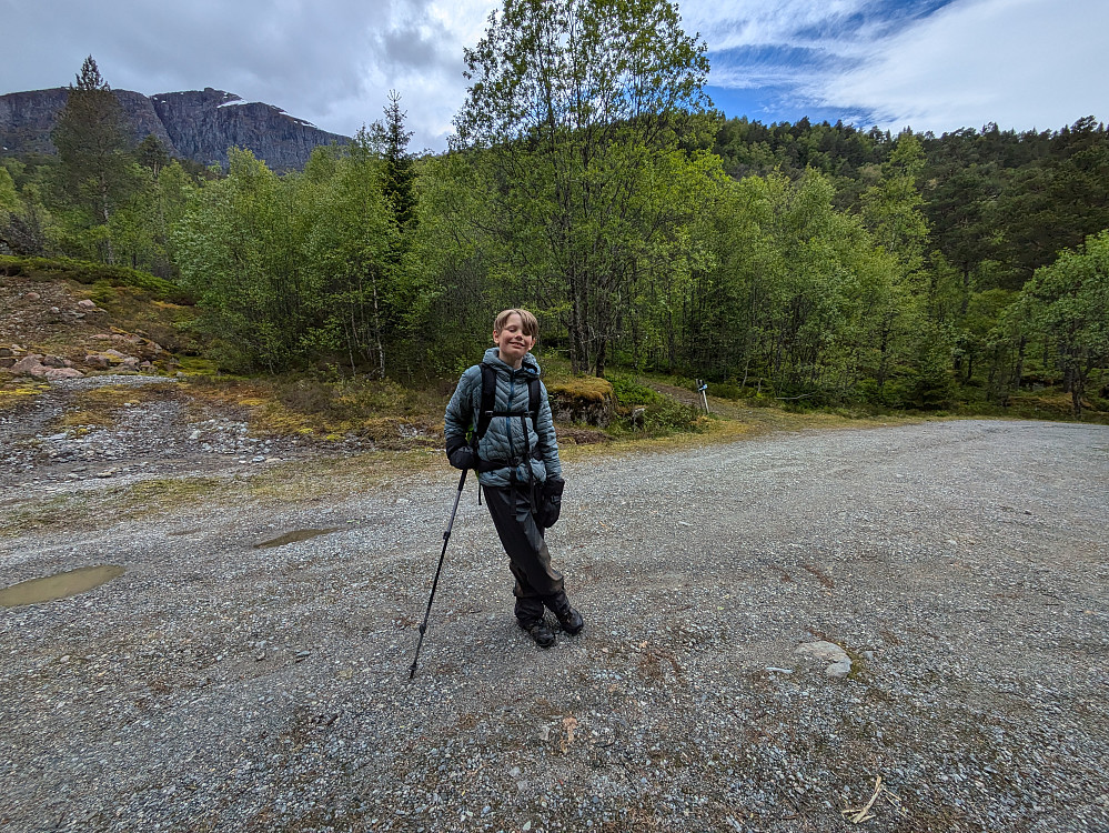 Vel nede ved bilen, like før ennå en skikkelig regnskur :-)