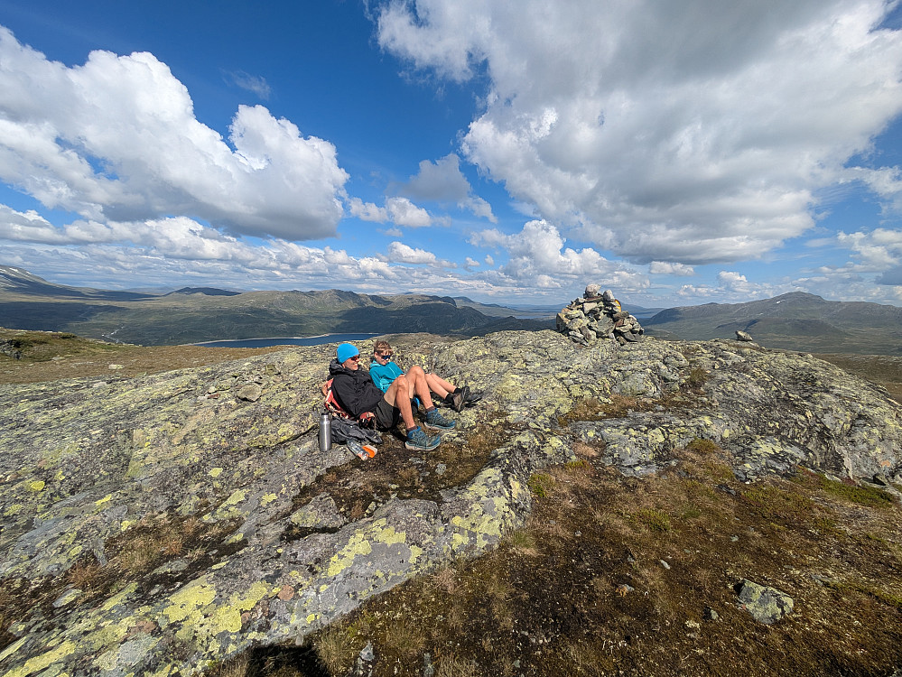 Gutta venter på meg ved Marabotthornet 