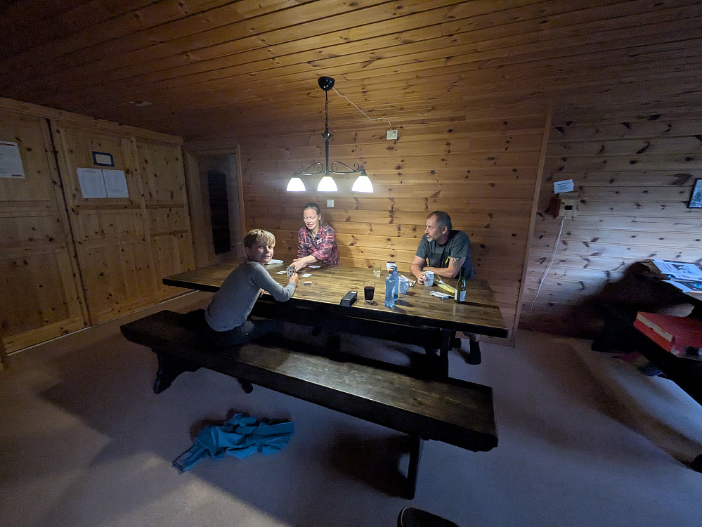 Kjekk kveldsstund med spill og kos