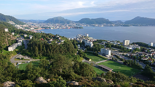 Towards the Bergen city center from Rognåsen